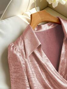 Franclia 优雅收腰交叉领长袖侧隐形拉链丝绒金色面料女士衬衫，秋冬款 - 粉色 - 查看 7