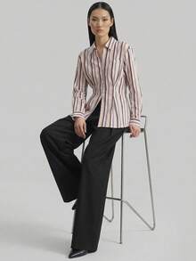 Ontre 2026 Chemise Femme Printemps/Été, Tissu Tissé à Rayures, Style Décontracté Chic de Bureau, Design Taille en Tissu Rayé Rose, Col Châle Manche Longue Devant Plaquette Urbain Minimaliste Élégant Style Rétro, Blouse Femme Polyvalente à la Mode - Rose bonbon - Voir 2
