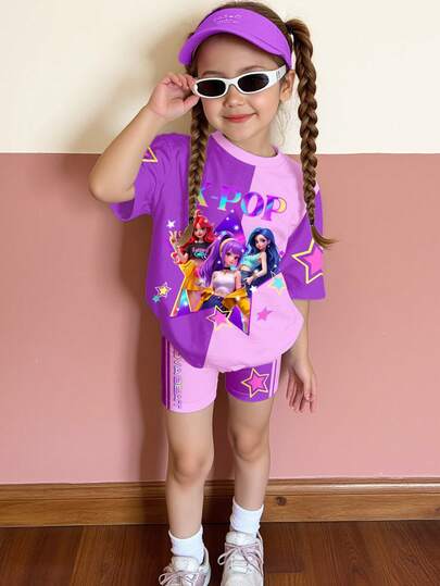 SHEIN 两件套撞色紫色卡通女孩肖像休闲基础款圆领短袖T恤和紧身骑行短裤，适合春夏日常穿着和外出活动。