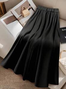 SHEIN CURVE+ Plus Size Solid Color Minimalist Everyday Pearl Decor Skirt Pearl Embellishment Skirt Rhinestone Skirt Skirts Black Pleated Skirt Black Skirt - Black - View 2