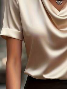 SHEIN LUNE Camicia estiva da donna, collo drappeggiato, vestibilità morbida, maniche corte, casual, versatile, camicie in raso per uso quotidiano, top formali eleganti per donna, top casual eleganti, top donna, bluse in raso eleganti per donna, top in raso eleganti e raffinati, camicette e top da donna, camicie da lavoro, abiti da lavoro per donna, abbigliamento da lavoro per donna, bluse da donna, top in seta eleganti e raffinati per donna, blusa in raso per donna - Champagne - Visualizzare 5
