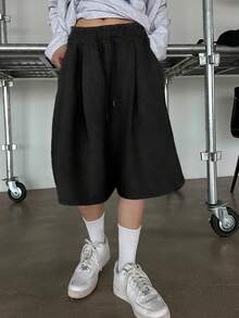 DAZY 女款休閒純色寬鬆口袋百慕大短褲 秋季校園風 - 黑色 - 查看 6