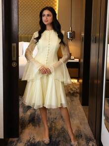 Feyla Vestido corto elegante de manga larga con cuello redondo, de unicolor y parches de malla para mujer - Amarillo claro - Ver 4