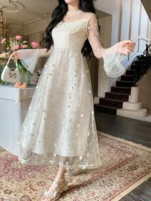 DAZY 春夏优雅蕾丝网纱拼接白色中长连衣裙，修身剪裁，刺绣设计，适合约会、婚礼、派对、度假等场合。 - 杏色 - 查看 6