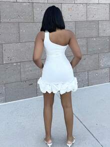 Alexandranx 單肩荷葉邊緊身洋裝 - 白色 - 查看 2