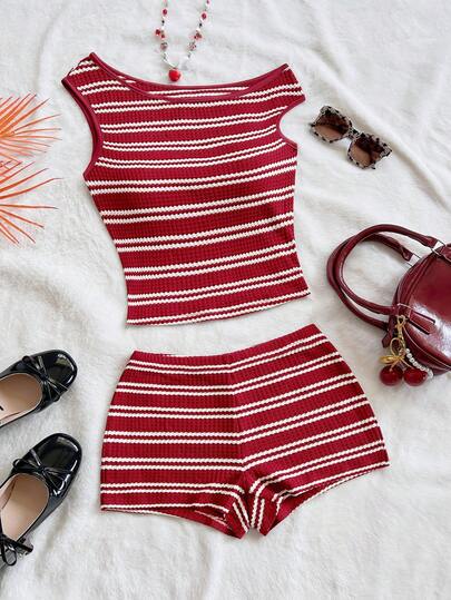 Soleia 大码女士度假两件套：红白条纹针织不对称肩部上衣和超低腰紧身短裤，适合派对、圣诞节、情人节、约会、海滩、邮轮、嘉年华、复活节、中国新年、春夏等场合。