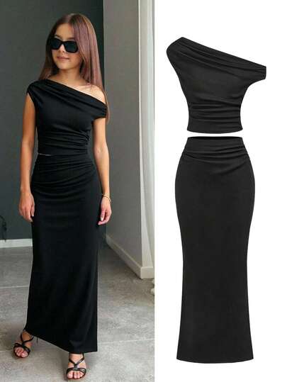 SHEIN Conjunto informal de niña preadolescente con camiseta de manga corta ajustada de punto negro acanalado suave y cómoda con hombro asimétrico + falda, adecuado para vacaciones