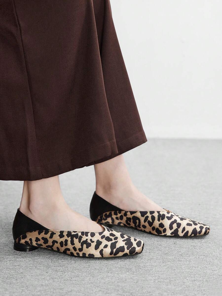 CUCCOO BIZCHIC 女士豹纹拼接低跟套脚通勤鞋 - 豹紋 - 查看 1