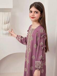 SHEIN 少女纯色拼接条纹方领蝴蝶结装饰长袖宽松A字连衣裙，适合旅行、度假、乡村风、休闲度假、波西米亚风，可与姐妹和女儿搭配穿着。 - 彩色 - 查看 11