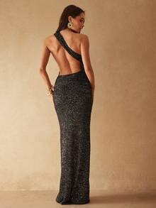 Silquee 这款高级沙滩连衣裙，饰以黑色和银色亮片，采用时尚的不对称钩编露背无袖罩衫设计，是海滩度假、休闲旅行、春夏嘉年华和海滩假日造型的完美之选。它也适合海滩之旅、正式场合、约会、闺蜜之夜、泳池派对和其他活动。（时尚不对称肩部针织连衣裙罩衫，配有铁环腰带）优雅性感 - 黑色 - 查看 7