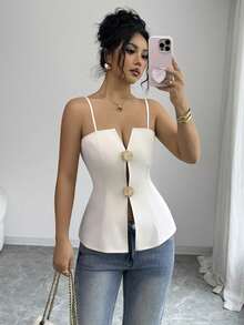 SHEIN Elenzya 2026春夏新款优雅女士杏色束腰吊带背心，饰有金属装饰，精致百搭，适合约会、外出、派对、情人节聚会等各种场合，可单穿或叠穿。 - 杏色 - 查看 5