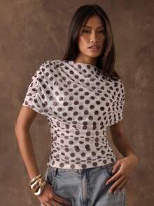 SHEIN BAE Áo kiểu nữ tay ngắn bồng bềnh in chấm bi phong cách thường ngày mùa Xuân/Hè, lý tưởng cho kỳ nghỉ biển, những chuyến đi chơi bên bờ biển, ngày Valentine, những buổi đi chơi thường ngày, đi làm, hẹn hò lãng mạn, trang phục công sở, áo chấm bi, áo sơ mi chấm bi trắng. - Cà phê nâu - Xem 5