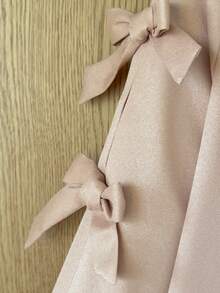 SHEIN 少女蝴蝶结装饰方领几何图案长袖连衣裙 - 杏色 - 查看 9