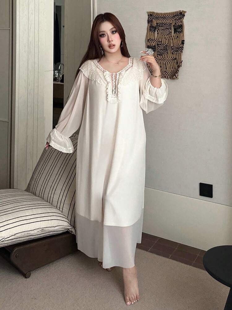 Dazy Plus Plus Size Solid Color Lace Patchwork Sweetheart Neck Elegant Long Sleeve Nightgown