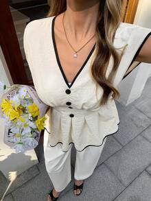 Elyressa 撞色纽扣装饰V领露背系带腰身女式衬衫 - 杏色 - 查看 9