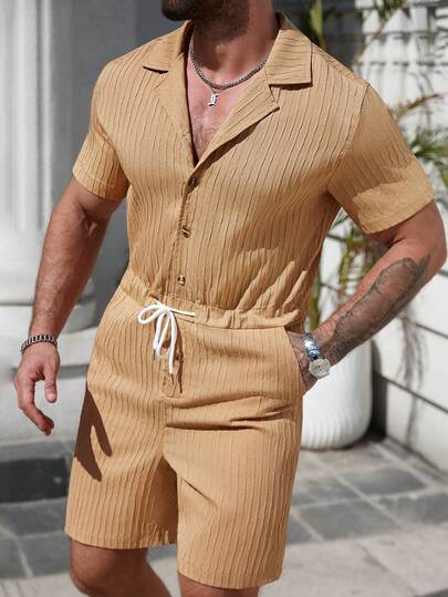 Manfinity RSRT Herr enfärgad, vanlig axel, kortärmad, enkelknäppt, casual jumpsuit för sommaren, herrsparkdräkt, herrvita arbetskläder, fickor med korta ärmar, arbetskläder med knappar för män, sommar