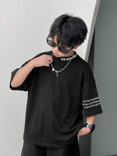 SHEIN Áo thun nam kiểu Hàn Quốc dáng rộng, cổ tròn, tay ngắn, in chữ và hình, thích hợp mặc đi làm, đi học, mặc thường ngày, chơi thể thao, mùa xuân/hè.