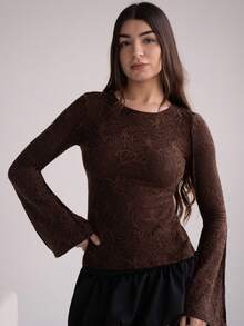Andrea Bello 女士纯色针织蕾丝拼接喇叭袖修身常规T恤 - 棕色 - 查看 1