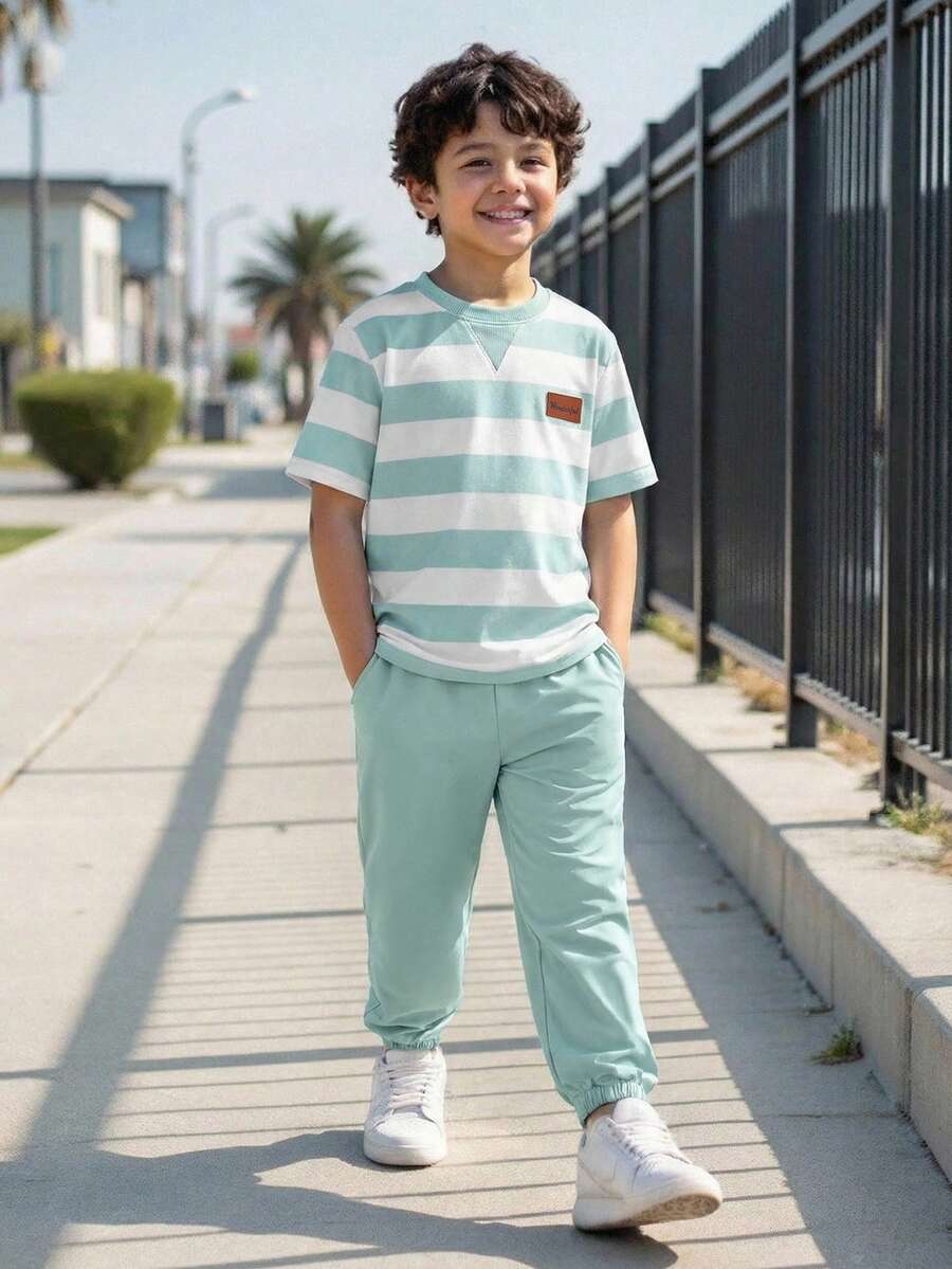 SHEIN Vacaura Bộ 2 món/Bộ áo phông sọc đen trắng tối giản thường ngày và quần đen cho bé trai tuổi teen, thích hợp mặc hàng ngày và đi chơi vào mùa xuân, mùa hè, mùa thu - Màu xanh Bạc hà - Xem 1