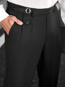 Manfinity Bizformal Quần tây công sở nam màu đen, chất liệu vải chống nhăn, xếp ly, thích hợp mặc thường ngày. Chất liệu chống nhăn nhanh chóng lấy lại độ phẳng mịn sau khi mặc hoặc giặt, giảm thiểu nhu cầu ủi đồ thủ công cho các dịp trang trọng. - màu đen - Xem 3