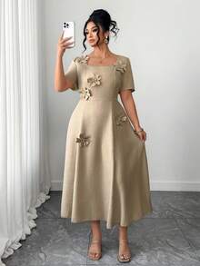 SHEIN Elenzya Đầm midi nữ cỡ lớn, màu trơn, cổ vuông, tay ngắn, họa tiết hoa 3D, thanh lịch và độc đáo, thích hợp mặc hàng ngày và đi làm. - Màu be - Xem 3