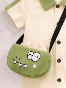 2件套男婴可爱刺绣恐龙短袖polo领绿色拼接杏色连体衣短裤及斜挎包套装，春夏款，婴幼儿服装，适合6个月至3岁宝宝。