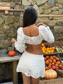 Sunnyshic 2件套 女士刺绣网纱心形领露脐上衣和迷你裙 - 白色 - 查看 2