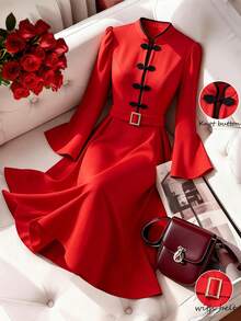SHEIN Franclia Đầm đỏ Franclia - Đầm chữ A tay xòe thanh lịch với cúc cài trang trí, thắt eo, phù hợp cho đi làm, công sở, hẹn hò lãng mạn kiểu Pháp, dự tiệc, Giáng sinh, tay dài. - Đỏ - Xem 1