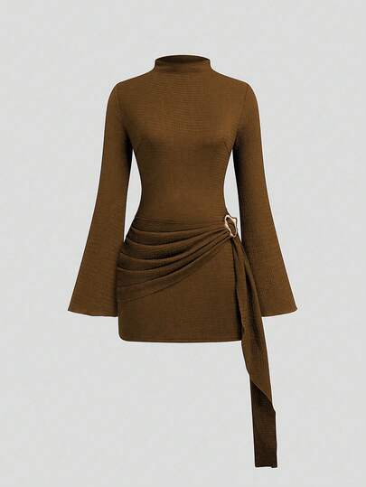 Sweetra Plus Size Women's Asymmetric Metal Sun-Shaped Buckle Decor Flare Sleeve Bodycon Dress