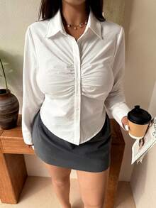 SHEIN EZwear Blusa blanca de manga larga, de corte slim, con cuello alto y frente plisado, de un solo abotonadura, adecuada para el trabajo y el uso diario, para primavera/verano, tallas grandes para mujeres - Blanco - Ver 1