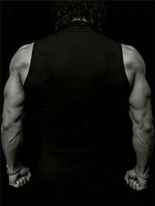 Manfinity Sport PWRUP Men's Minimalist Printed Zip-Up Sleeveless Sports Vest - Black - View 2