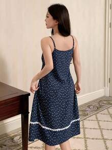 DAZY 女士花卉蕾丝拼接无袖吊带睡裙 - 藏蓝色 - 查看 2