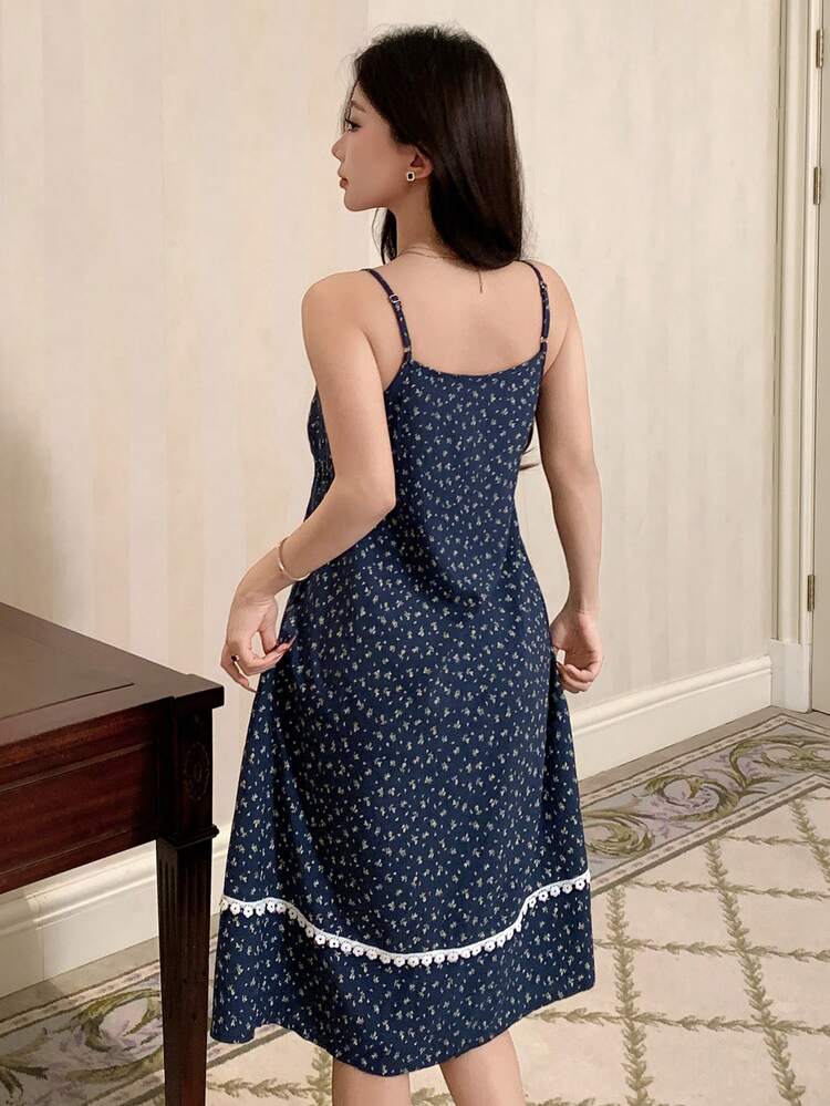 Floral Lace Patchwork Sleeveless Camisole Waist Nightgown For Women