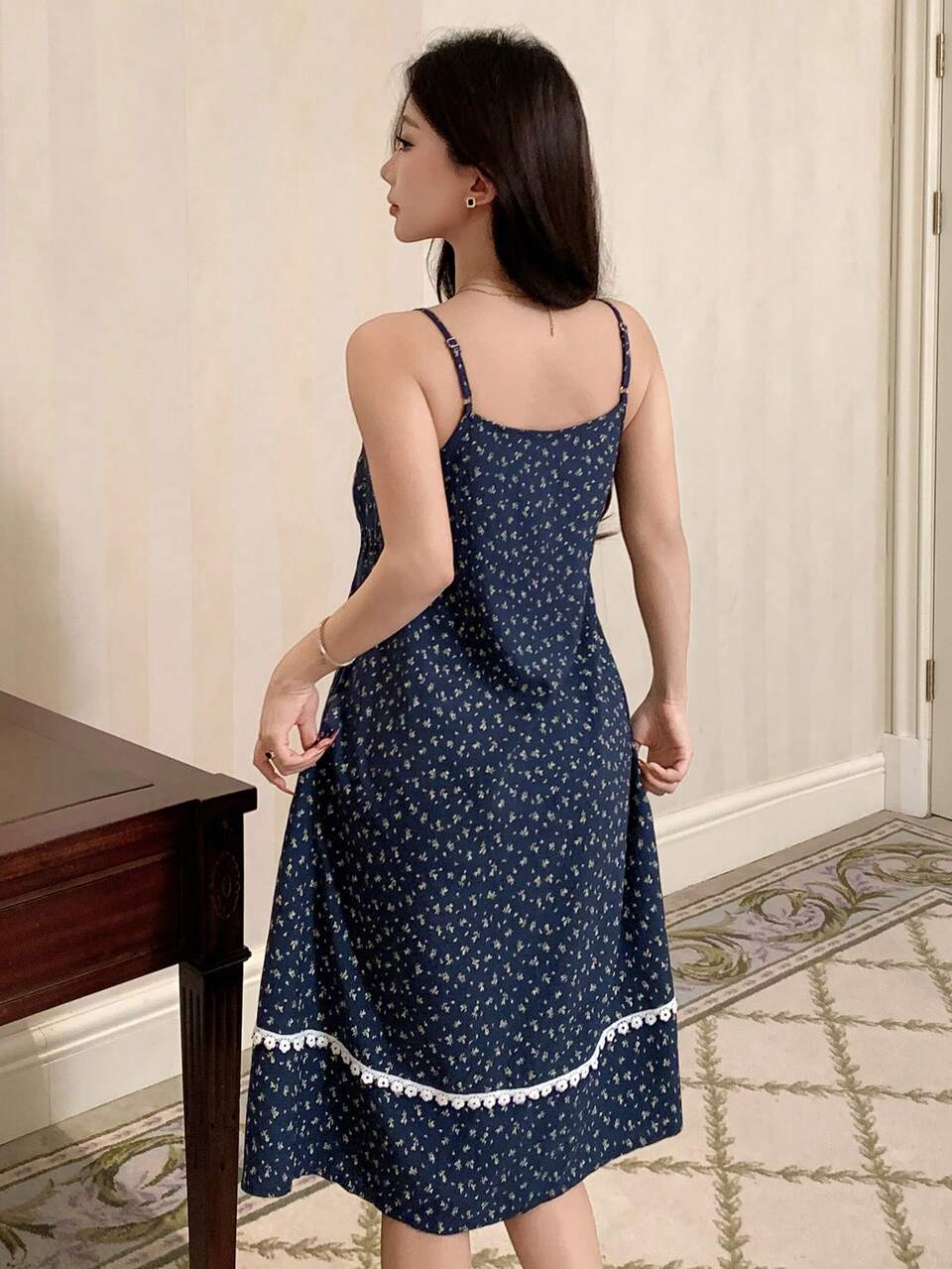 Floral Lace Patchwork Sleeveless Camisole Waist Nightgown For Women