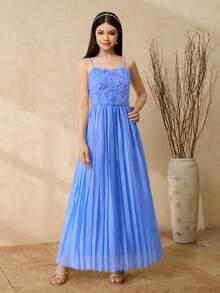 少女无袖连衣裙，采用3D玫瑰花卉面料，褶皱珍珠雪纺裙摆，时尚优雅的花卉网纱连衣裙，适合日常穿着和正式场合。 - 藍色 - 查看 1