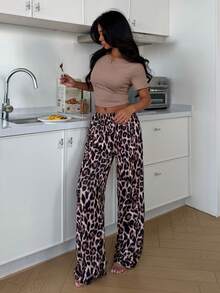 ZzzCrew Bộ đồ ngủ nữ gợi cảm họa tiết da báo, tay ngắn và quần dài ôm sát. - Nhiều màu - Xem 3