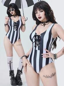 ROMWE Bộ đồ bơi liền thân 2026SS phong cách Gothic tối tăm, kỳ dị, punk, gợi cảm và bí ẩn, họa tiết sọc đen trắng tương phản, dây đeo có khoen kim loại, thích hợp cho kỳ nghỉ. - Đen và trắng - Xem 11