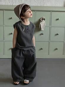 Dazy Kids Bộ đồ mùa hè thường ngày cho bé trai, gồm áo ba lỗ và quần short màu trơn. - Màu xám đen - Xem 3