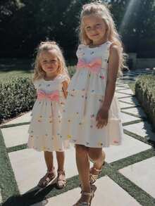 Souflis Souflis 1件女童优雅杏色数码印花面料短袖粉色大蝴蝶结蛋糕裙，适合婚礼季、夏季假期和旅行，少女正式礼服 - 杏色 - 查看 3