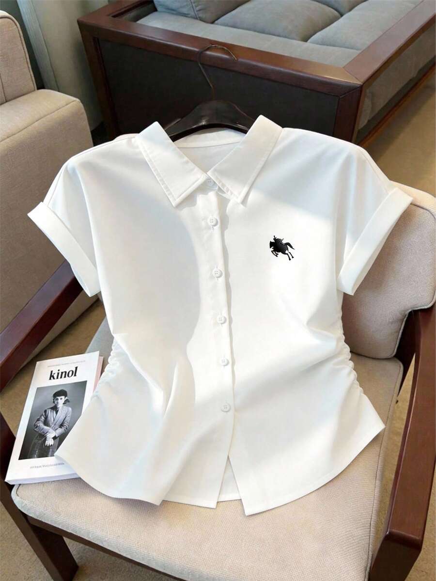 SHEIN 少女白色休闲衬衫：百搭时尚的短袖衬衫，配有抽绳设计，适合上学、周末郊游、休闲聚会或轻松的家庭活动。舒适的面料和别致的设计，可轻松搭配牛仔裤/短裤；是日常休闲穿搭的理想之选。 - 白色 - 查看 1