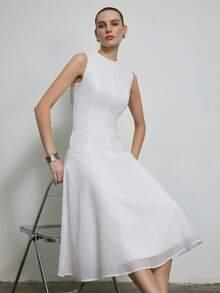 Aveloria Modichic 女士优雅白色无袖连衣裙，圆领，收腰设计，拼接下摆，适合工作和休闲场合穿着。 - 白色 - 查看 3