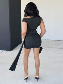 Alexandranx 女士夏季實色斜肩不對稱褶皺修身迷你連衣裙連流蘇肩帶 - 黑色 - 查看 2