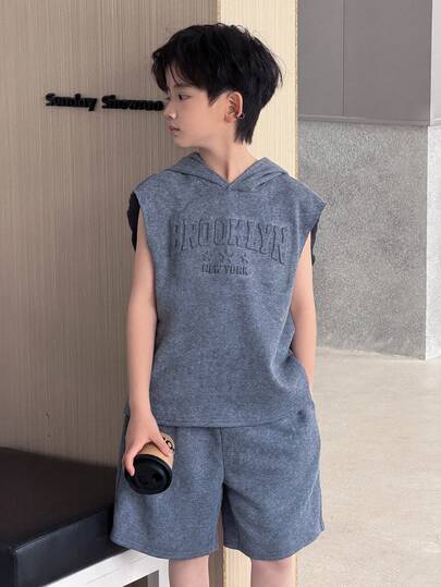 Bộ 2 món cho bé trai tuổi teen gồm áo không tay có mũ và áo thun cổ tròn tay ngắn, thích hợp cho đi học, dã ngoại, thể thao, tiệc tùng, mùa xuân/hè.
