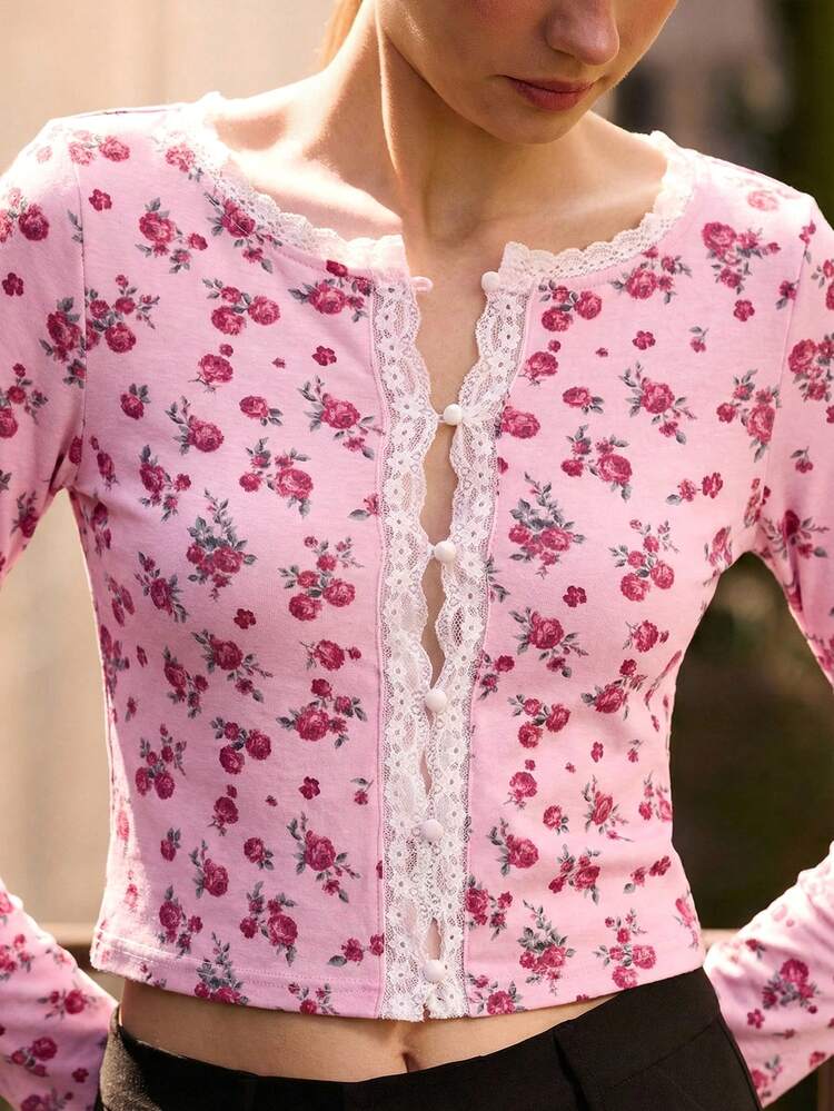 Top a maniche lunghe con stampa floreale rosa, con bordo in pizzo bianco e apertura con bottoni, adatto per primavera/estate, top floreale rosa primaverile, top primaverile carino, ideale per San Valentino e uscite