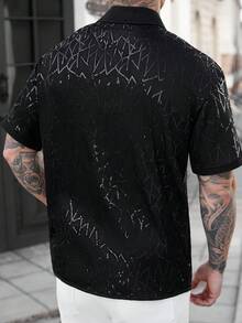 Manfinity Roughcore 亮片刺绣男士短袖单排扣衬衫，男士复古风，日常休闲、周末旅行、户外活动、探险旅行、轻松的工作环境或半正式场合，男友/丈夫礼物，周年纪念/生日礼物，派对、夏季假期、婚礼、春夏、狂欢节，男士黑色亮片短袖几何图案纽扣衬衫，时尚休闲之选，男士水钻衬衫，男士街头风衬衫，男士蕾丝衬衫，男士蕾丝网眼衬衫，哥特风男士衬衫 - 黑色 - 查看 2