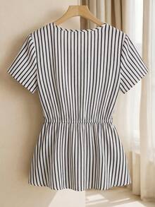 Franclia Áo sơ mi kẻ sọc dáng rộng, cổ chữ V, tay ngắn, thắt nơ phía trước. - Đen và trắng - Xem 2