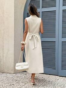 SHEIN Frenchy Vestido midi sin mangas de unicolor con nudo delantero, adecuado para vacaciones de verano - Albaricoque - Ver 2