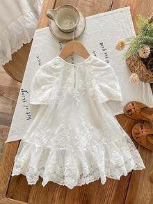 SHEIN 新生女婴白色提花网纱连衣裙，伴娘款式，适合婚礼穿着 - 白色 - 查看 2