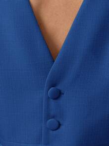 Aveloria Modichic 新款时尚通勤简约优雅精致轻盈奢华质感面料西装外套，翻领设计，交叉露背剪裁，收腰露脐短袖女式夹克 - 藍色 - 查看 7