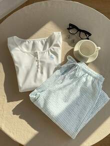 Comfortcana 新款春夏女士休闲刺绣细节纽扣上衣和条纹裤两件套，蓝色春季套装，适合海滩、感恩节、新年、圣诞节等场合。 - 淺藍色 - 查看 6